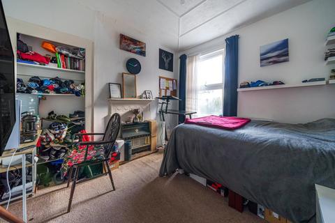 212 Brownhill Road, London, SE6 1AT