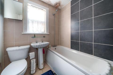212 Brownhill Road, London, SE6 1AT