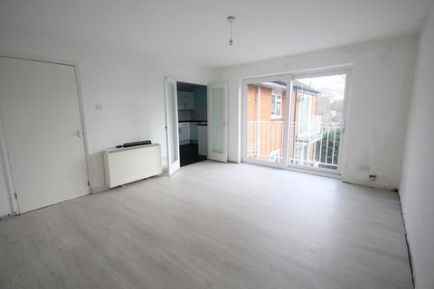 2 bedroom flat for sale - Newlands Crescent, East Grinstead