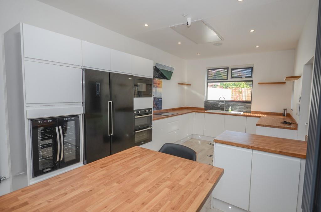 Kitchen pic 3.jpg