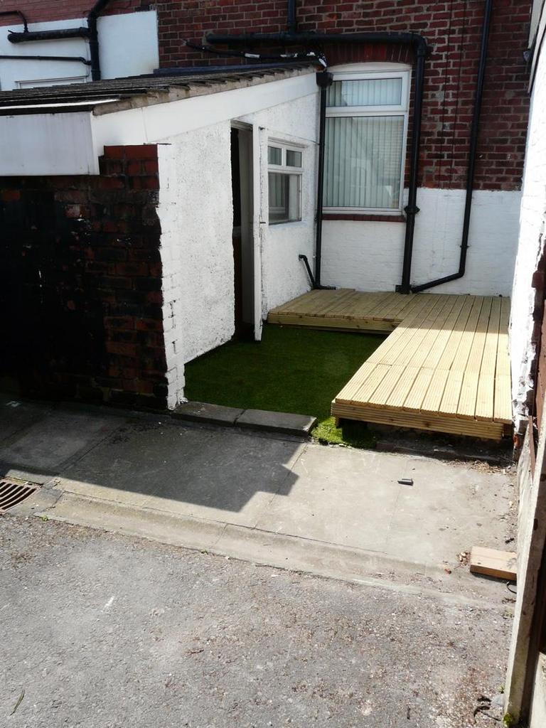 Lodge lane 2015-06-12 005.JPG