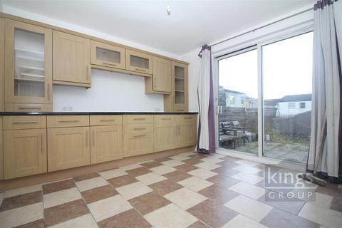 176 Milwards, Harlow, CM19 4SJ