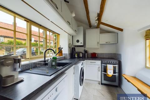2 bedroom end of terrace house for sale, Beswicks Yard, Snainton, Scarborough