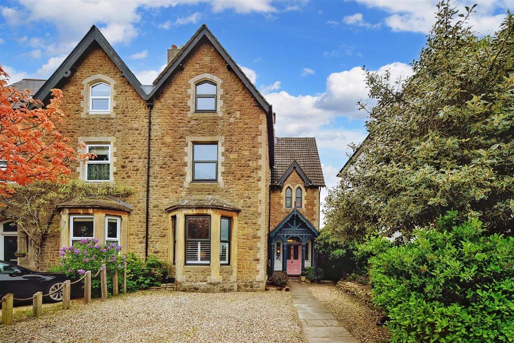 Bath Road, Swindon SN1 4 bed semidetached house for sale £750,000