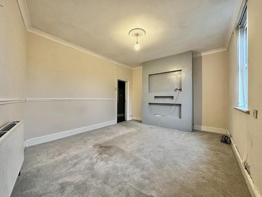Snydale Road, Cudworth, Barnsley 3 bed terraced house for sale £110,000