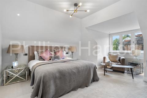 4 bedroom flat for sale, Fitzjohns Avenue, Hampstead NW3