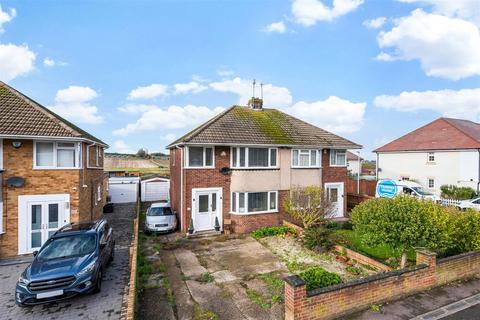 64 Brompton Farm Road, Strood, Rochester, ME2 3QY
