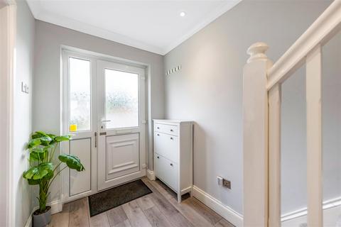 64 Brompton Farm Road, Strood, Rochester, ME2 3QY