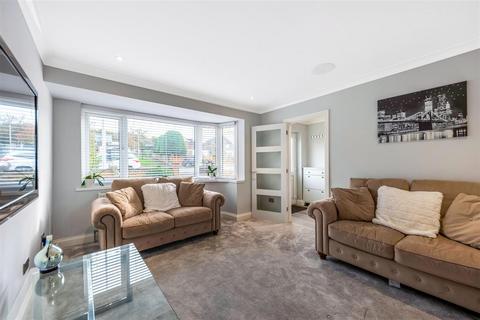 64 Brompton Farm Road, Strood, Rochester, ME2 3QY