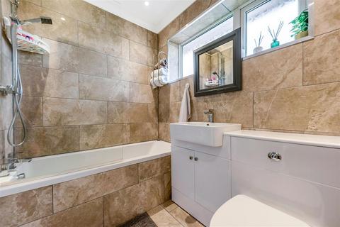64 Brompton Farm Road, Strood, Rochester, ME2 3QY