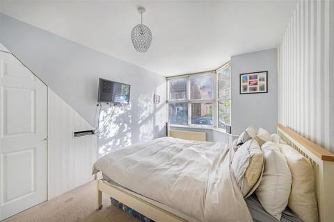 1, 32 Albert Road, Merstham, Redhill, RH1 3LU
