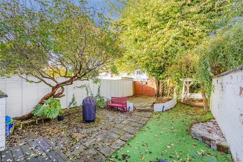 1, 32 Albert Road, Merstham, Redhill, RH1 3LU