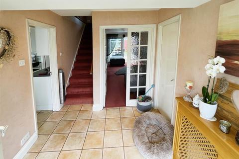 12 Branksome Close, Hemel Hempstead, HP2 7AG