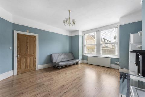 1 bedroom flat for sale, Kidderminster Road, Croydon