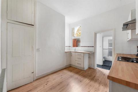 1 bedroom flat for sale, Kidderminster Road, Croydon