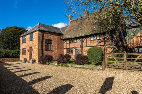5 bedroom detached house for sale - High Street North, Stewkley, Buckinghamshire