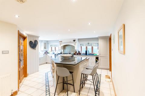 7 bedroom detached house for sale, High Street North, Stewkley, Buckinghamshire