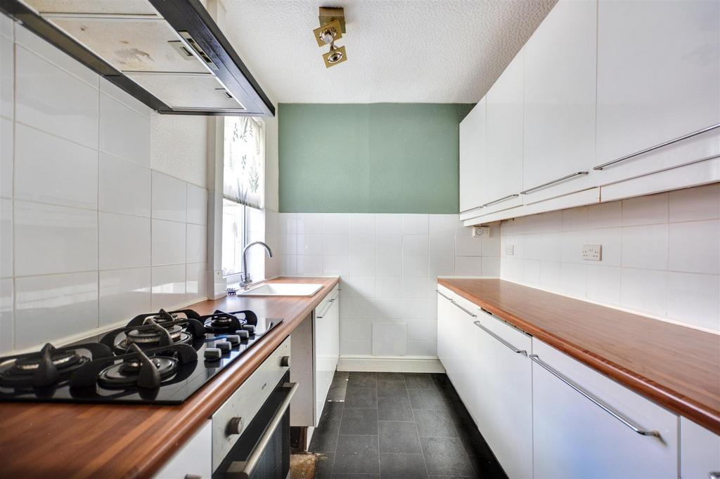 Kitchen 1.jpeg