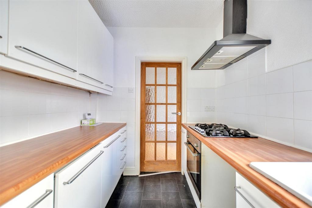 Kitchen 2.jpeg