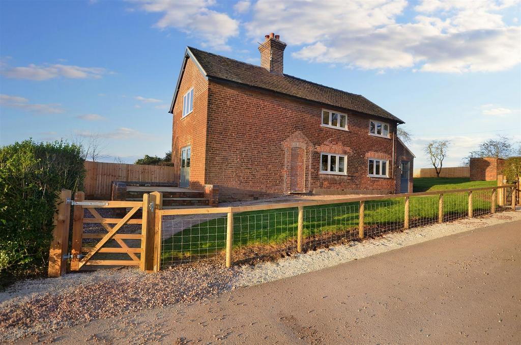 Old Lane, Beech, Nr Swynnerton 3 bed detached house to rent £2,000