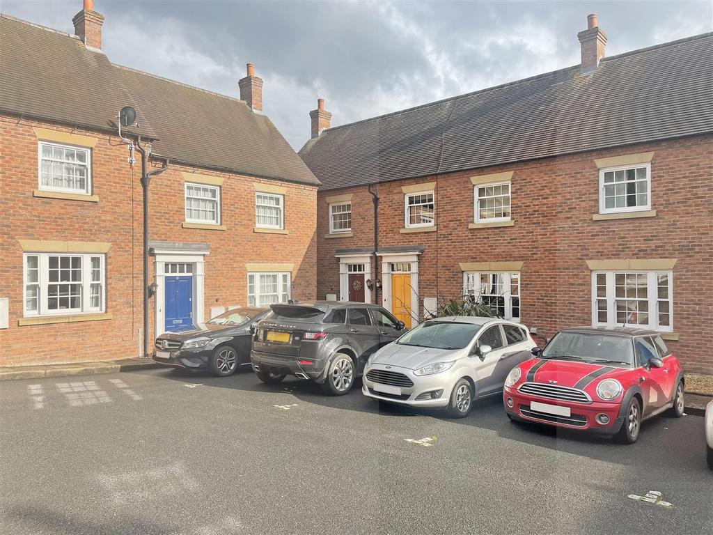 Llewellyn Place, Mountfields, Shrewsbury 2 bed terraced house £900