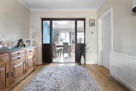22 Clarendon Road, Cheshunt, Waltham Cross, EN8 9DJ