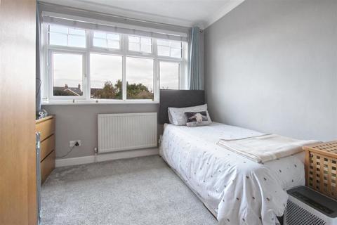 22 Clarendon Road, Cheshunt, Waltham Cross, EN8 9DJ
