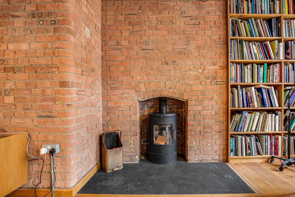 Charlotte Road, Shoreditch, EC2A 2 bed apartment £4,500 pcm (£1,038 pw)