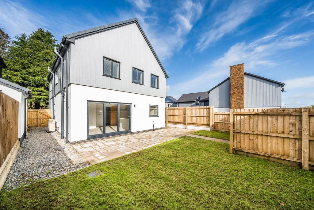Penhaven Court, Parkham, Bideford 4 bed detached house to rent £1,650