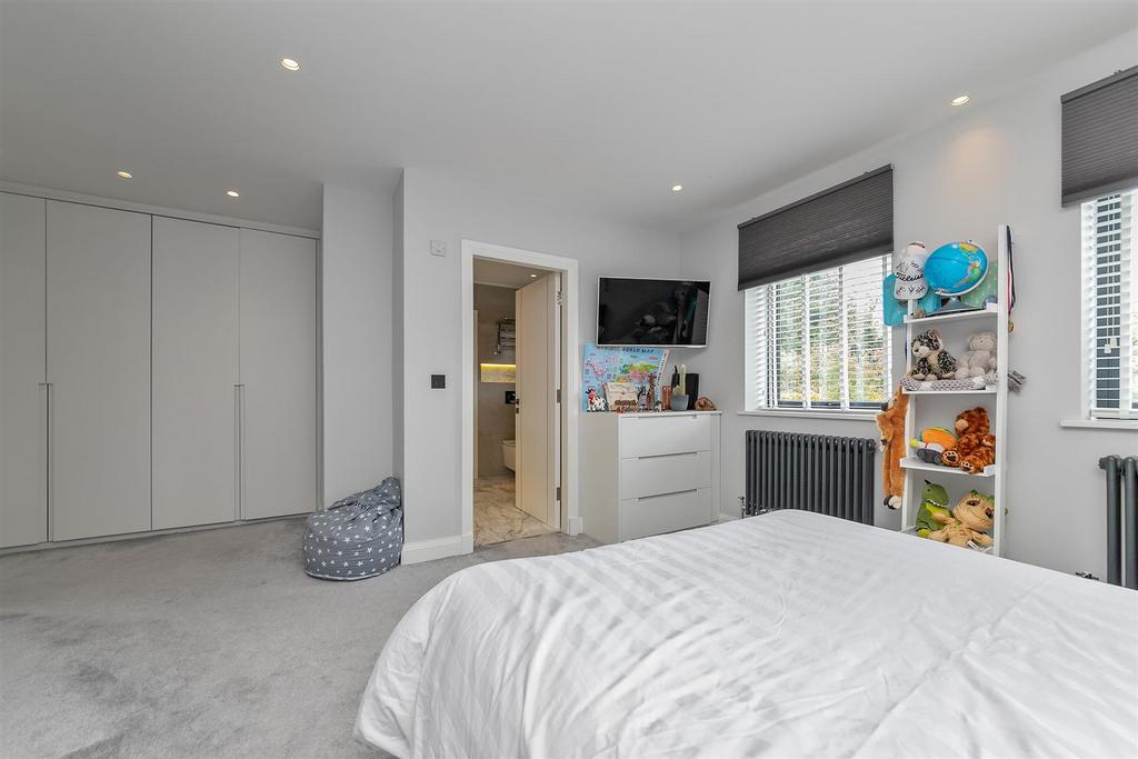58 Batchwood Drive-70.jpg