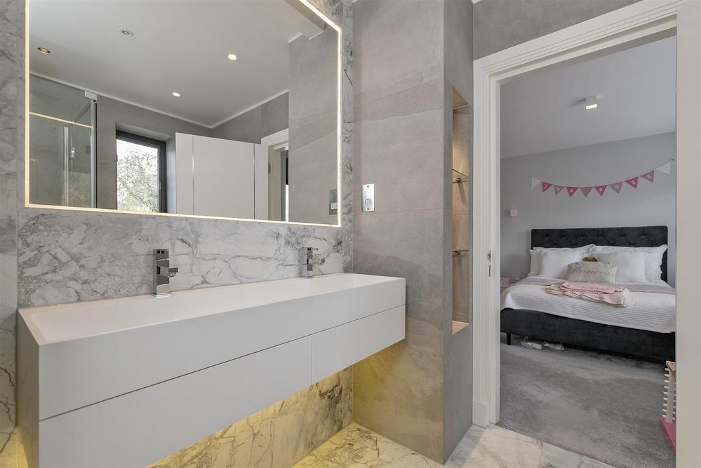 58 Batchwood Drive-76.jpg