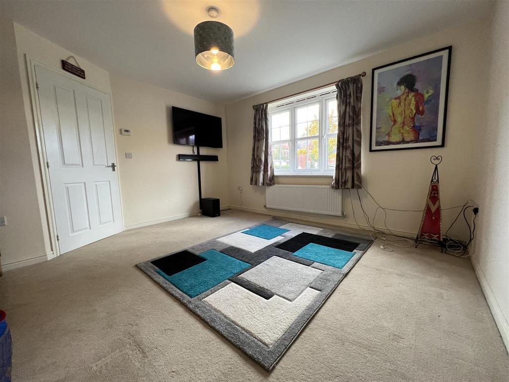 Windlass Drive, Ellesmere. 4 bed detached house £270,000