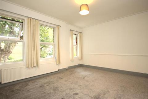 1 bedroom house to rent, Hawarden Road, London