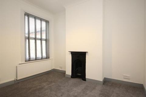 1 bedroom house to rent, Hawarden Road, London