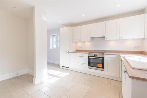 2 bedroom semi-detached house for sale, 4 Crewkerne Place, Bridport