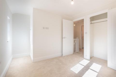 2 bedroom semi-detached house for sale, 4 Crewkerne Place, Bridport