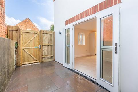 2 bedroom semi-detached house for sale, 4 Crewkerne Place, Bridport