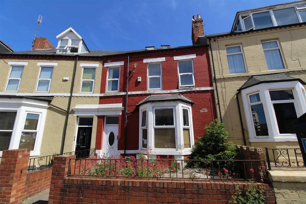 North Parade, Whitley Bay 2 bed flat £700 pcm (£162 pw)