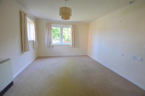 2 bedroom retirement property for sale, Giffords Court, Melksham SN12