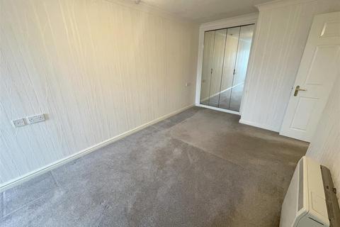 1 bedroom retirement property for sale, Giffords Court, Melksham SN12