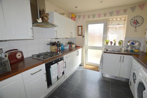 3 bedroom end of terrace house for sale, Tower Road, Melksham SN12