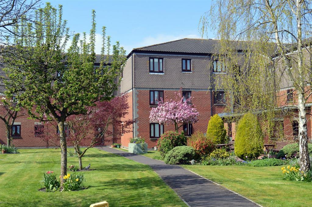 Wharf Court, Melksham SN12 2 bed retirement property for sale £88,500