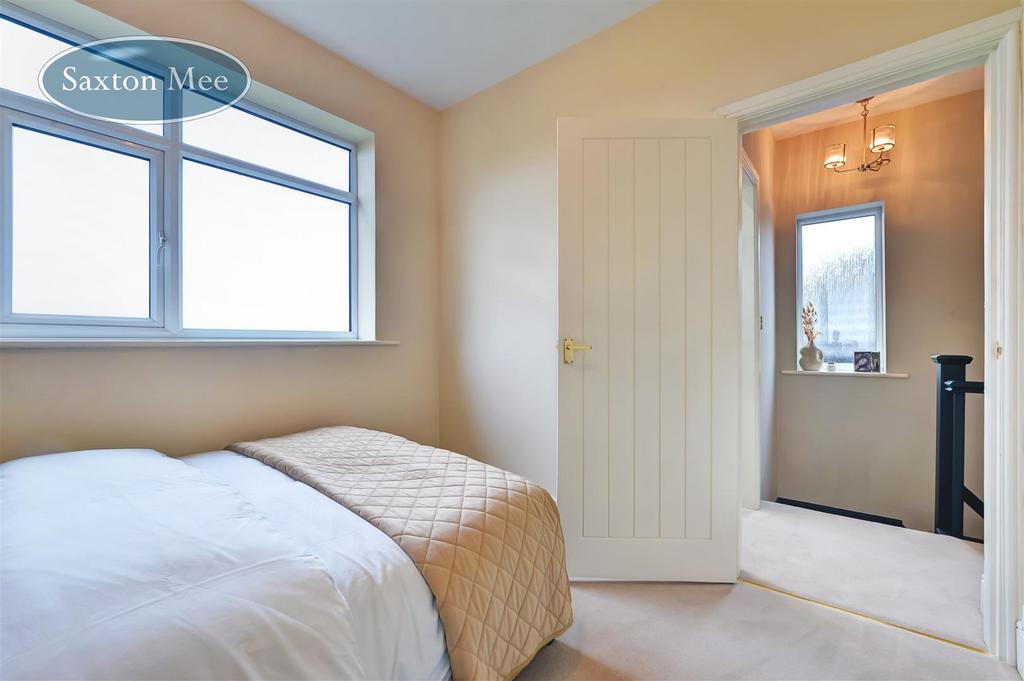 Bed 3 b.jpg