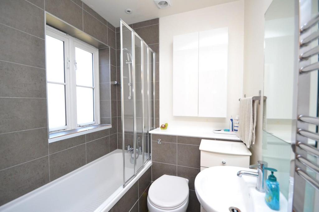 Bathroom.JPG