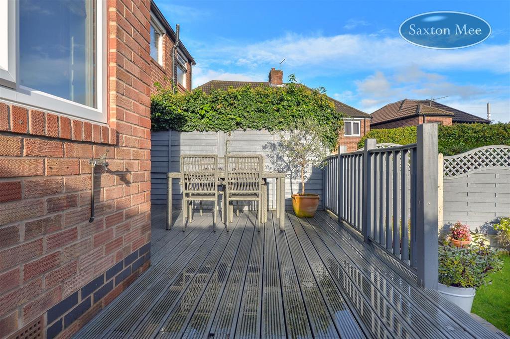 Patio 1.jpg