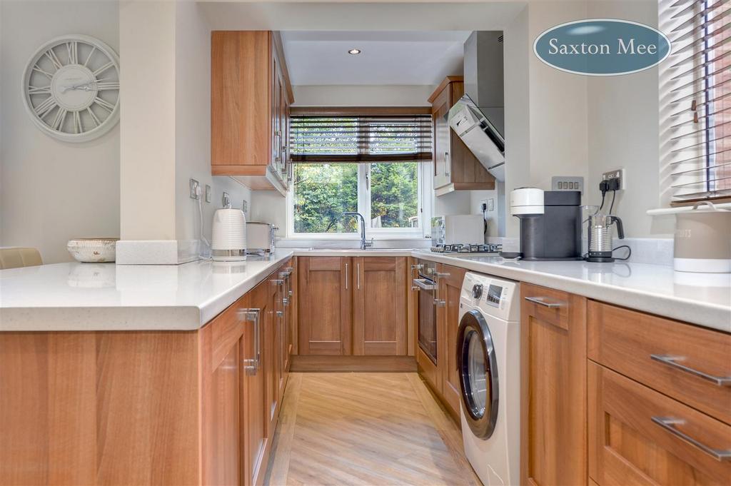 Kitchen 2.jpg