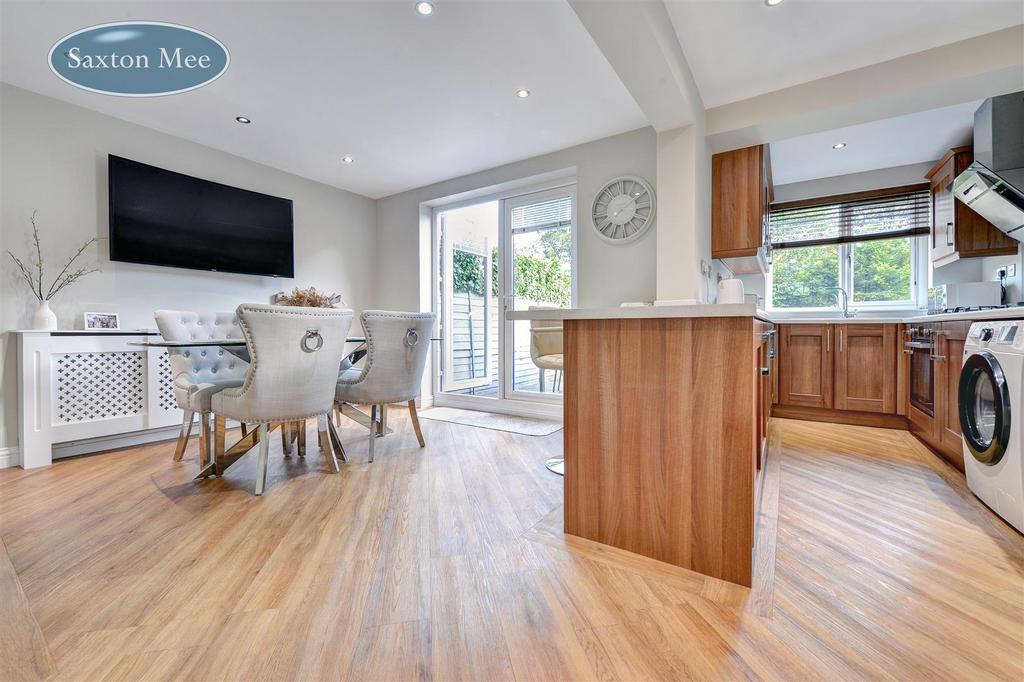 Kitchen 1.jpg