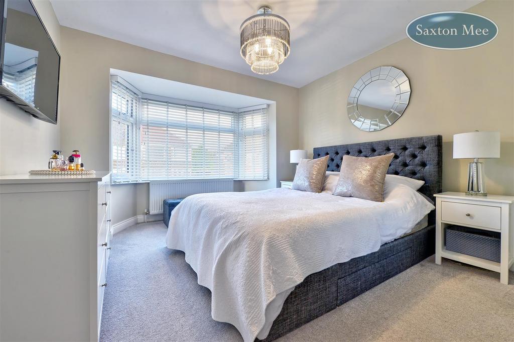 Bedroom 1 a.jpg