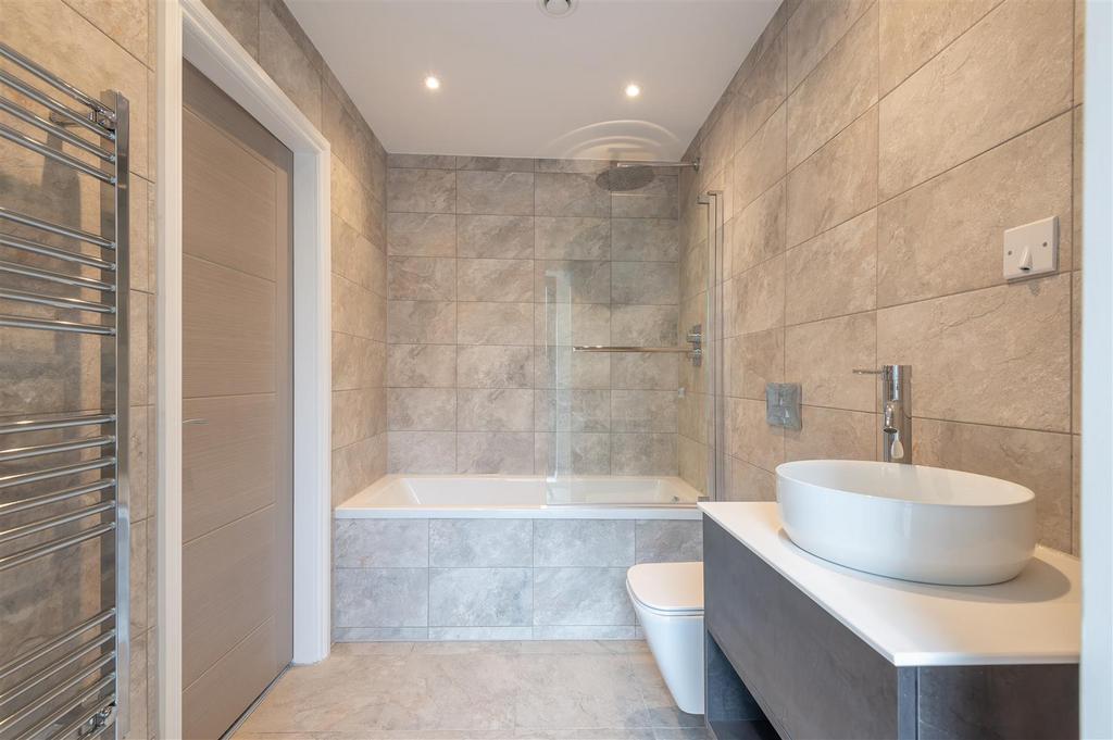 Jack &amp; Jill Bathroom