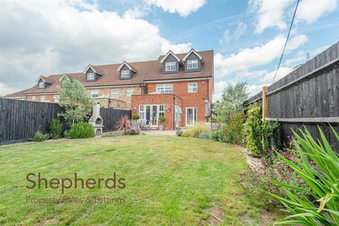5 Picardy Close, Hoddesdon, EN11 0FA